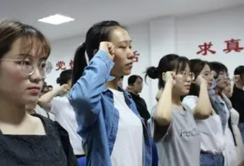 请问发展对象转预备党员需要多少时间？