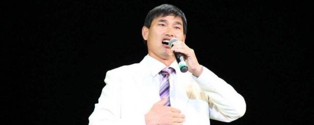 大衣哥怎么出名的