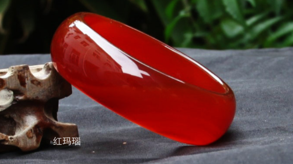 红玛瑙的寓意和象征