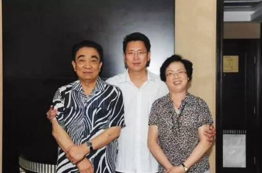 鲍国安几个孩子
