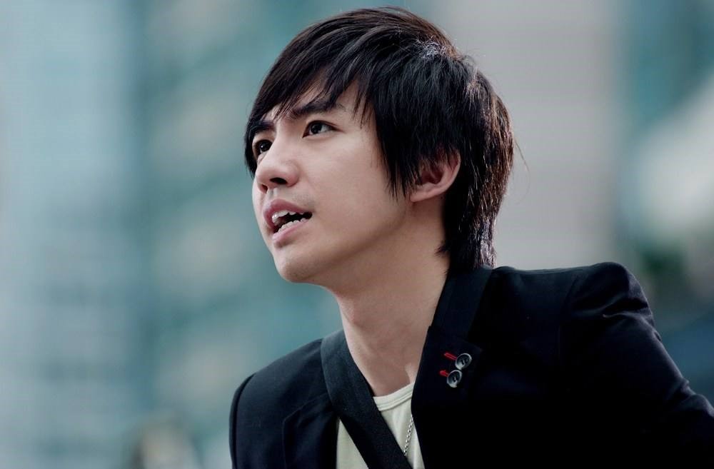 俞灏明从韩国整容归来，脸上伤疤彻底消失了吗？