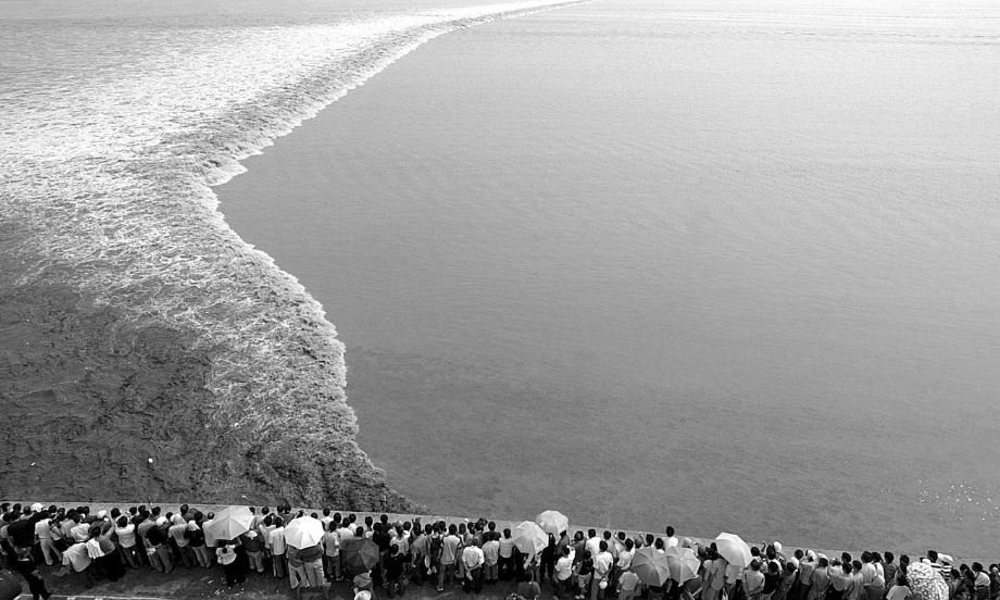 钱唐江大潮是怎样形成的？