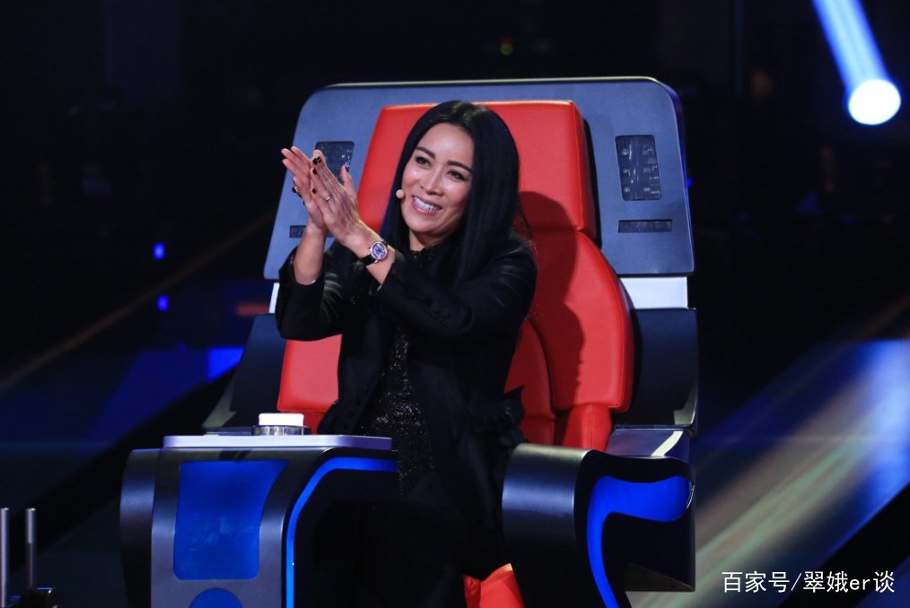 那英被指欺负杨紫，用脚踹还骂她心眼儿多，她是有心还是无意？