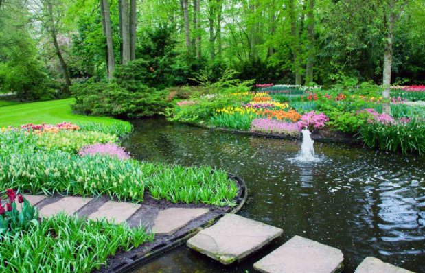 春天的花园是绚烂的用排比句写具体