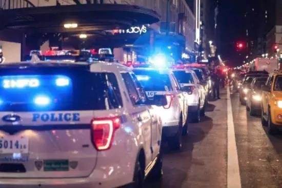 美国纽约发生踩踏事件致16人受伤，事故发生的原因有哪些？