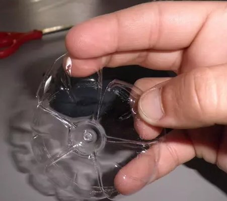 用矿泉水瓶做手工艺品的制作方法