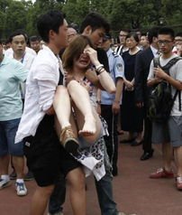 如何看待粉丝疯狂的追星行为？