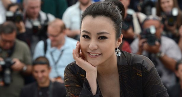 李光洁官宣结婚，他前妻郝蕾过得怎么样？