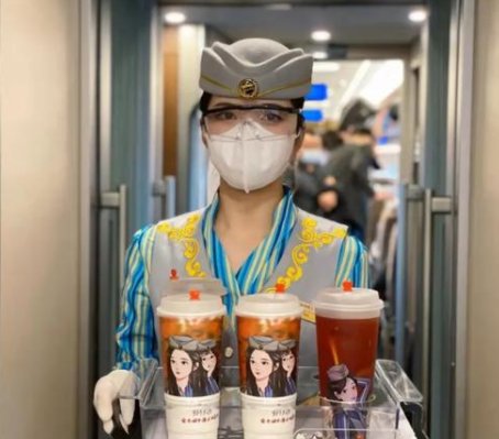高铁奶茶被吐槽不如1块钱的香飘飘，高铁官方是如何回应的？