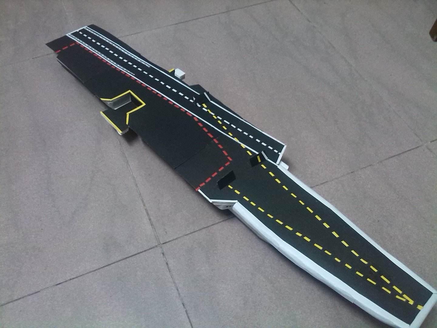 如何制作航空母舰模型