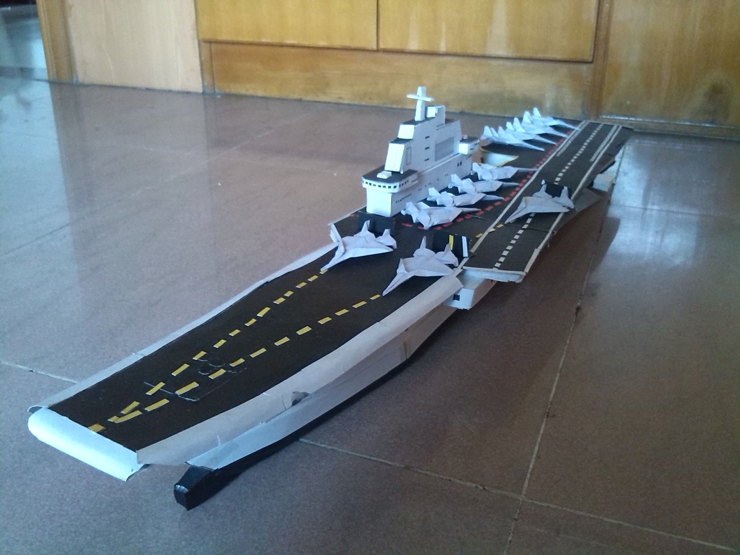 如何制作航空母舰模型