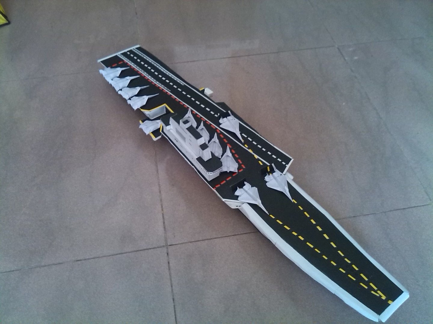 如何制作航空母舰模型