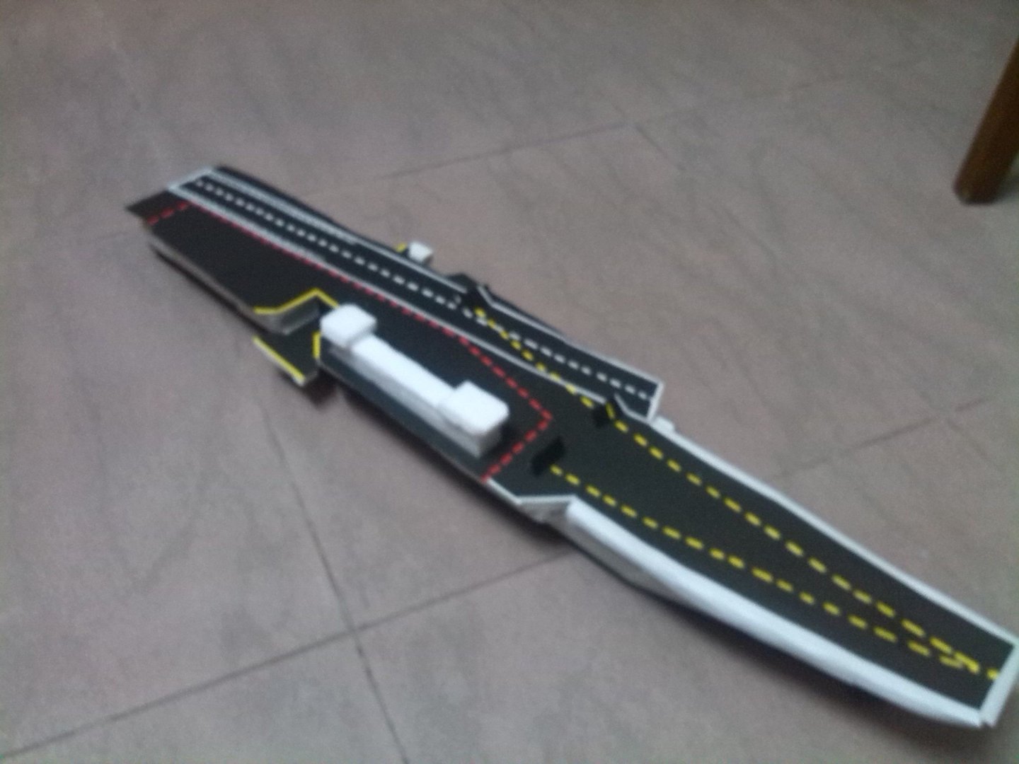 如何制作航空母舰模型