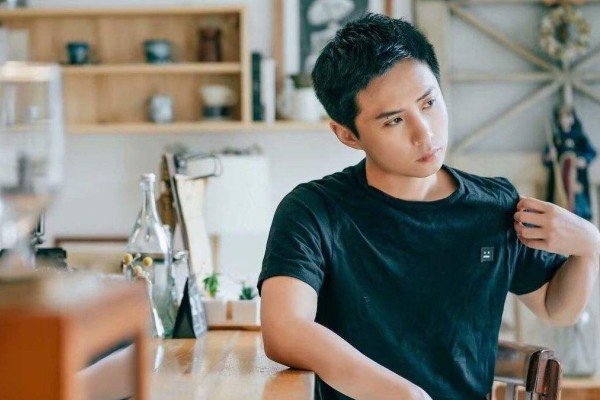 姜广涛作为早一批配音演员，热度为什么没有边江阿杰高？