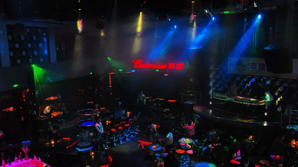 酒吧座位图中v、w、a、b代表的什么座位?