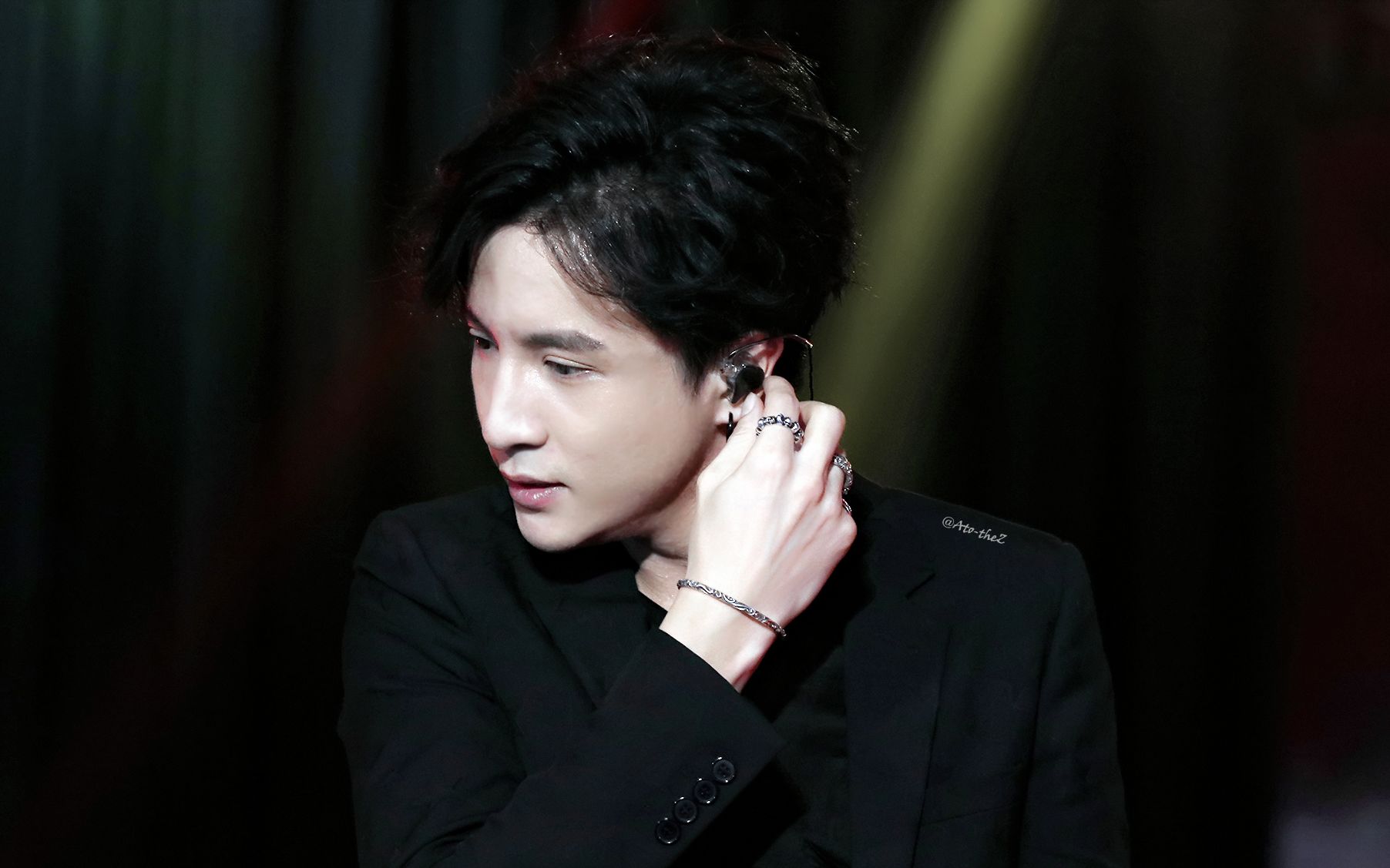 疯狂猜歌五个字的歌名?