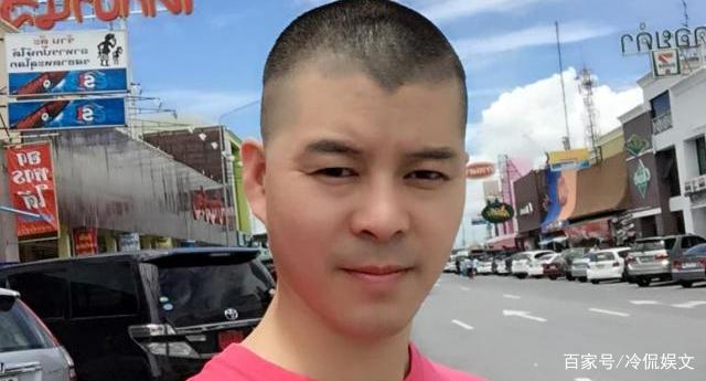 赵本山为捧他带他上春晚,依旧没有起色,却跟女徒弟结婚,这个人是谁?