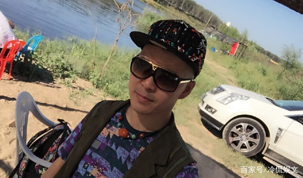 赵本山为捧他带他上春晚,依旧没有起色,却跟女徒弟结婚,这个人是谁?