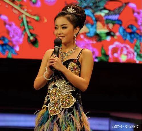 赵本山为捧他带他上春晚,依旧没有起色,却跟女徒弟结婚,这个人是谁?