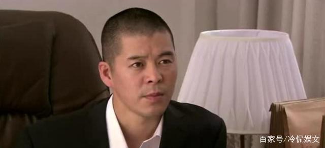 赵本山为捧他带他上春晚,依旧没有起色,却跟女徒弟结婚,这个人是谁?