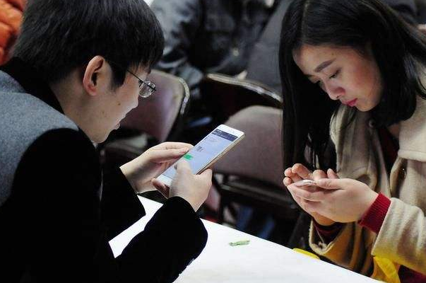 感觉到了就去亲她吧，相亲多久接吻最合适？