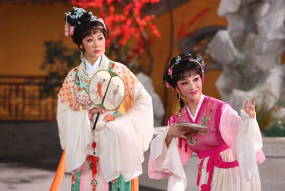 情到深处腿自开下句