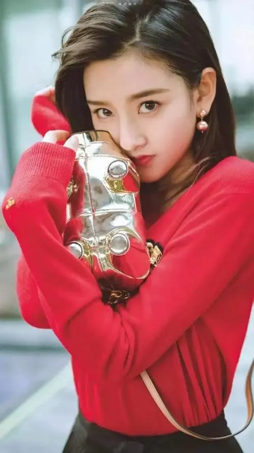 宋祖儿发文告别《心动的信号》,你如何看待她的发文?