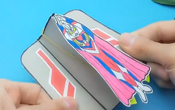 奥特曼怎么折才能飞