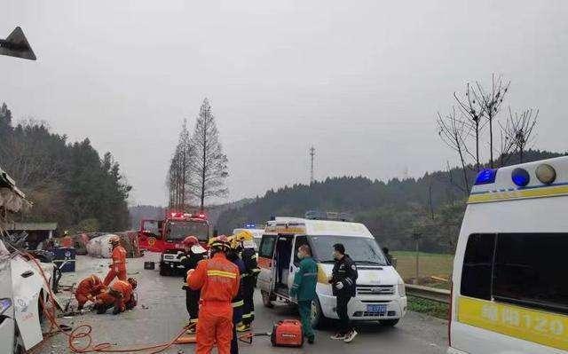 四川8死车祸遇难者家属发声，具体都透露了哪些消息？