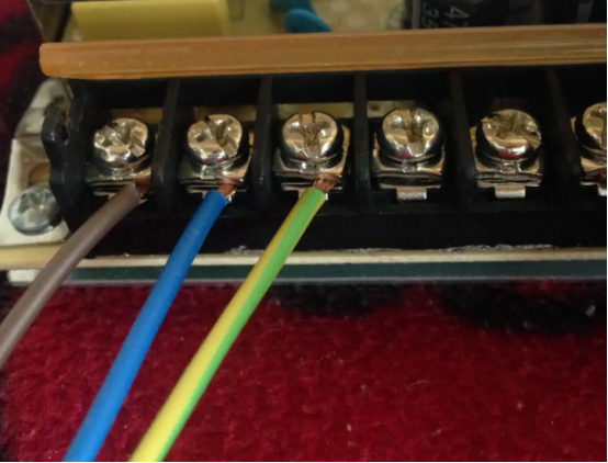 L是火线,N是零线?