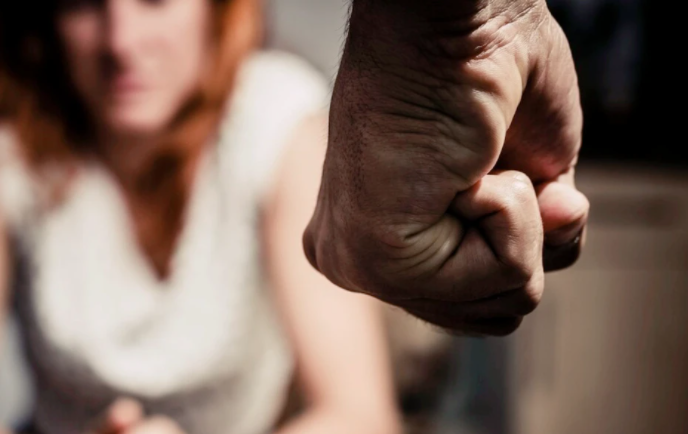 潍坊研三女生称被婆家打瘫痪，公公否认，女子究竟有无遭到家暴？