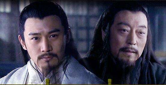 三国演义中群雄逐鹿讲的是什么内容？