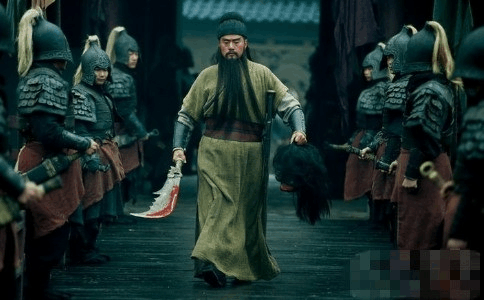 三国演义中群雄逐鹿讲的是什么内容？