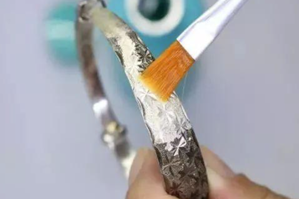 银项链变黑怎么清洗