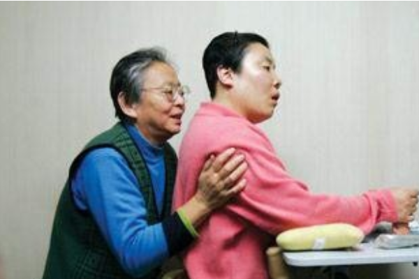 清华女生铊中毒是怎么回事?