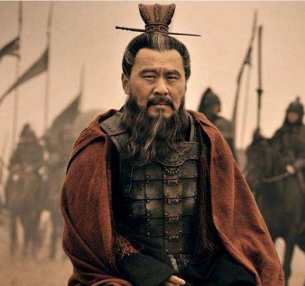 三国演义中群雄逐鹿讲的是什么内容？