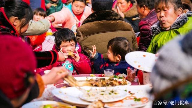 农村吃酒席,上菜后该不该抢?