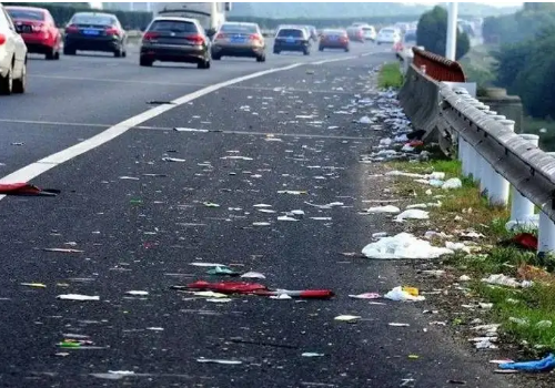 苏州在高速路废弃物中发现阳性样本，废弃物中的阳性标本存在哪些潜在风险？