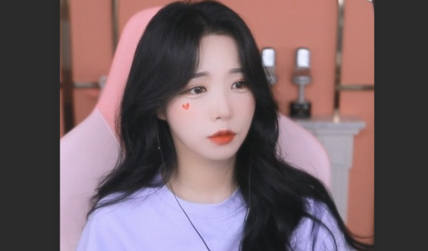 适合夜里一个人看的直播平台推荐