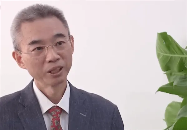 吴尊友回应3年头发全白：从这几年当中学到了很多！这几年他经历了什么？