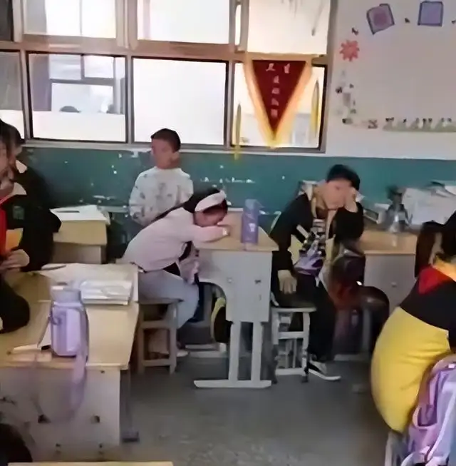 三天假期因疫取消，黄石学生们哭成一片，学校该如何安抚孩子们的情绪？