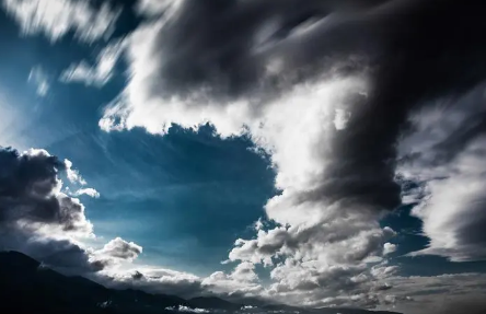 风卷残云是什么意思