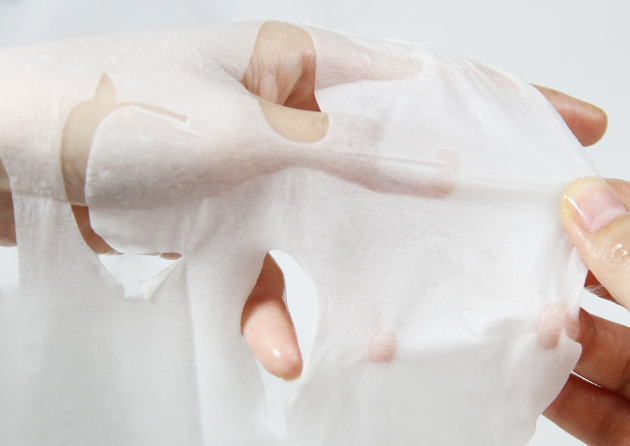 上面一边亲下一边面膜是什么意思