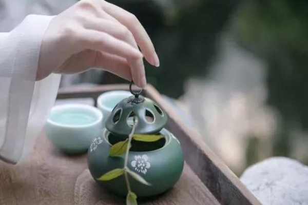 衣带渐宽什么意思