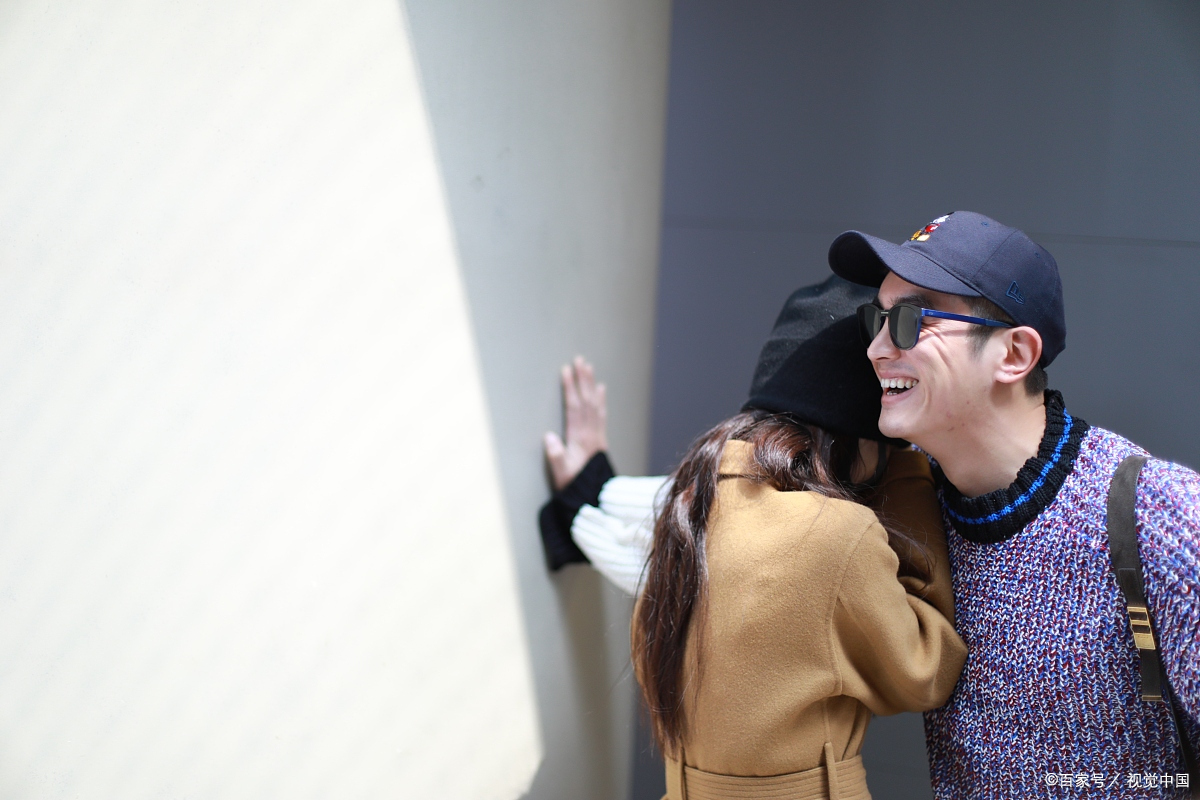 壁咚有两种意思,你知道壁咚是什么意思吗?