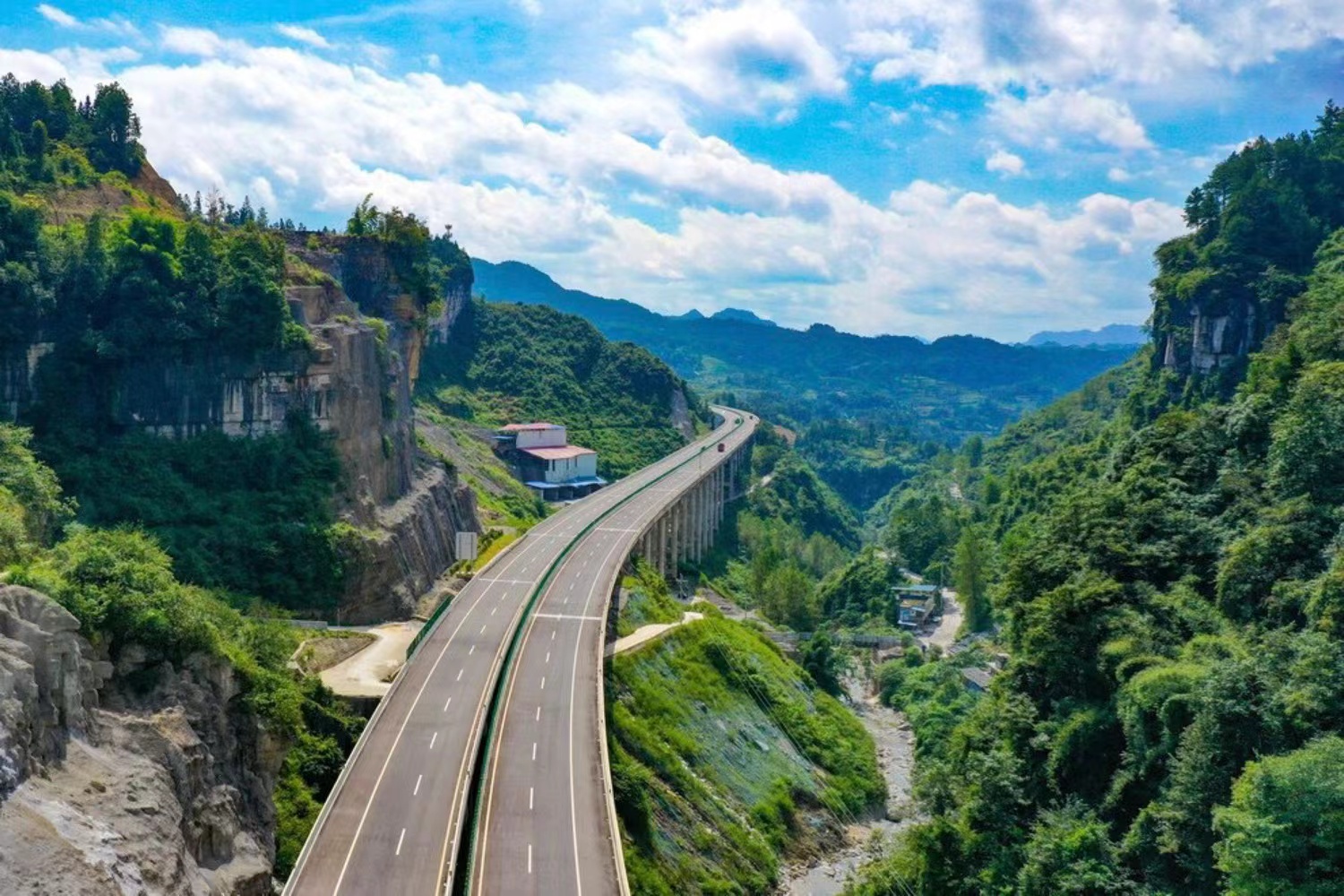 峰回路转的意思解释