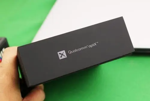 蓝牙耳机上有个aptx是什么意思？