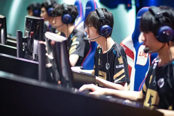 rng夺冠是哪一年