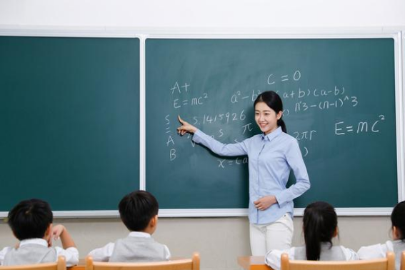 一朝沐杏雨一生念师恩是什么意思