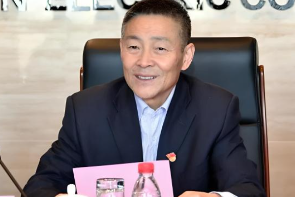 斯泽夫个人资料